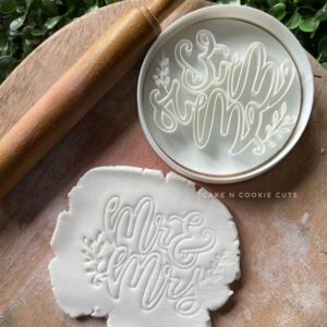 mr&mrs-stamp-cookie