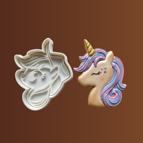 fairytale-unicorn-silhouette-cookie